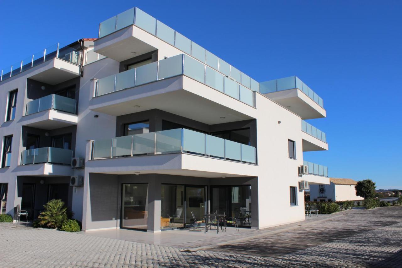 Apartmani Uwe บานโจเล ภายนอก รูปภาพ